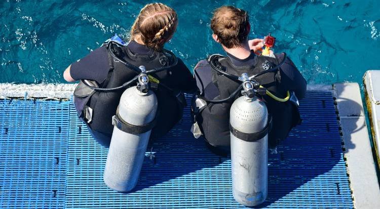 divers above water