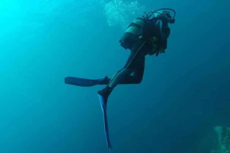 what to do if you run out of air when scuba diving