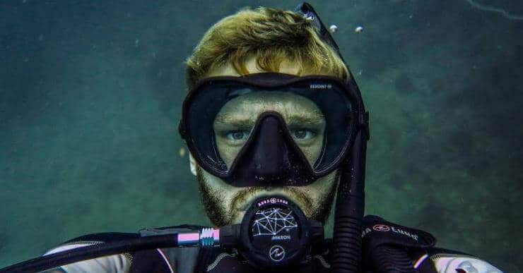 scuba diving mask for beards