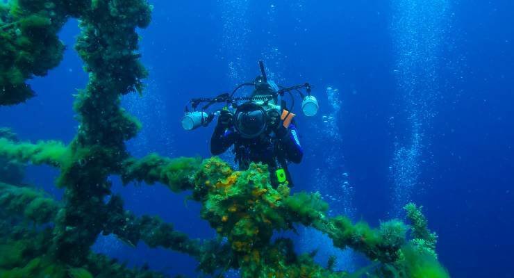 taking pictures underwater