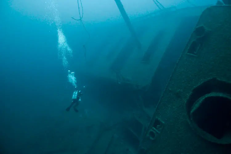 diving in the great lakes of michigan