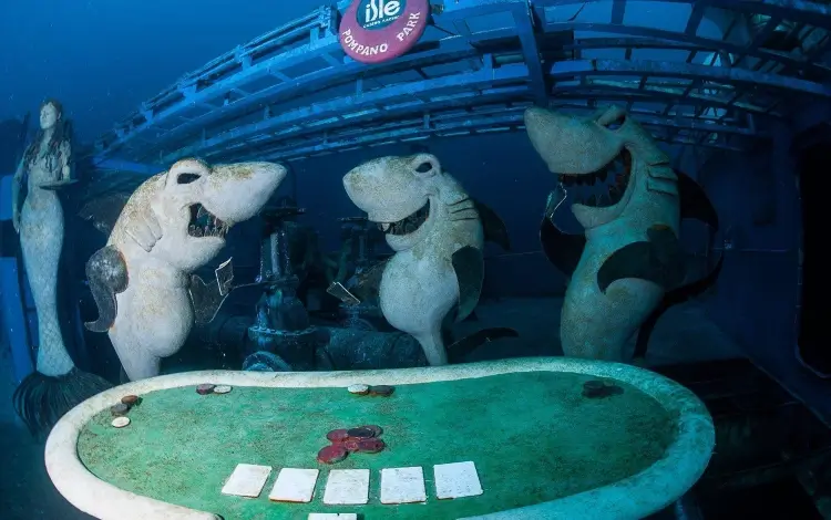 poker-playing sharks at lady luck shipwreck