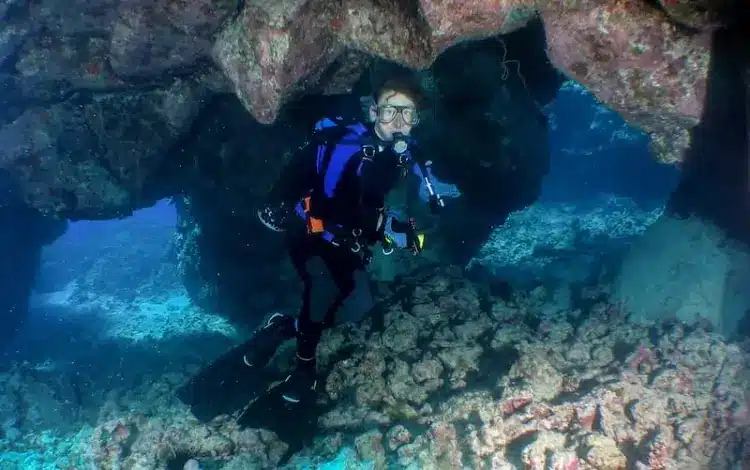 cave vs cavern diving