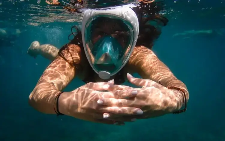 snorkeling in full face mask